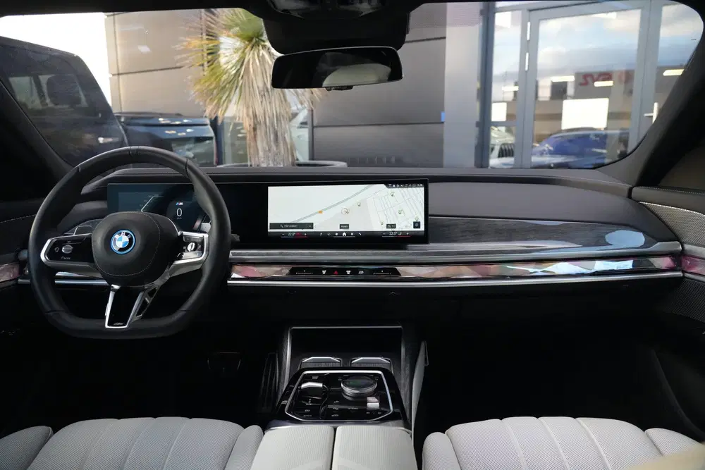 BMW 7-serie 7 Serie 750e xDrive M Sport uit 2024, foto 3
