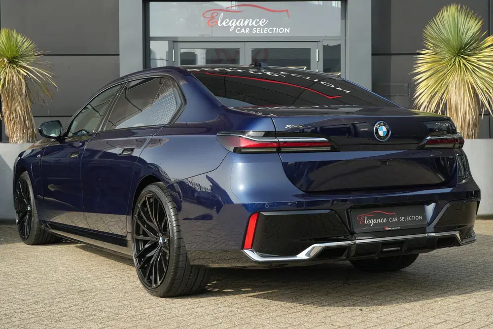 BMW 7-serie 7 Serie 750e xDrive M Sport uit 2024, foto 7