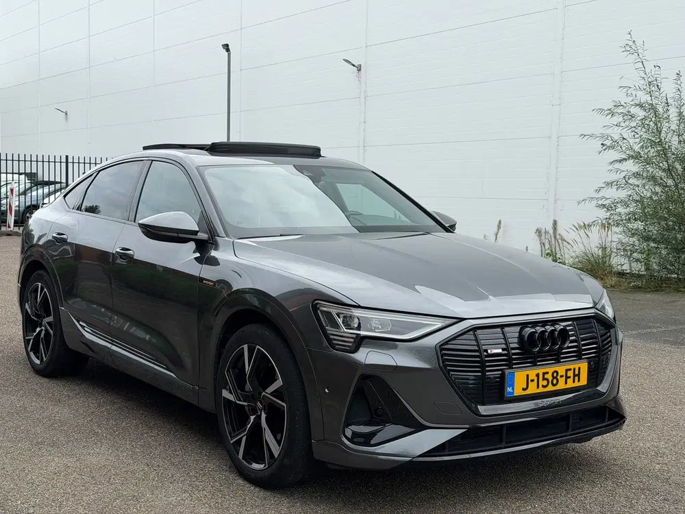 Audi e-tron 50 quattro S edition 71 kWh uit 2020, foto 10