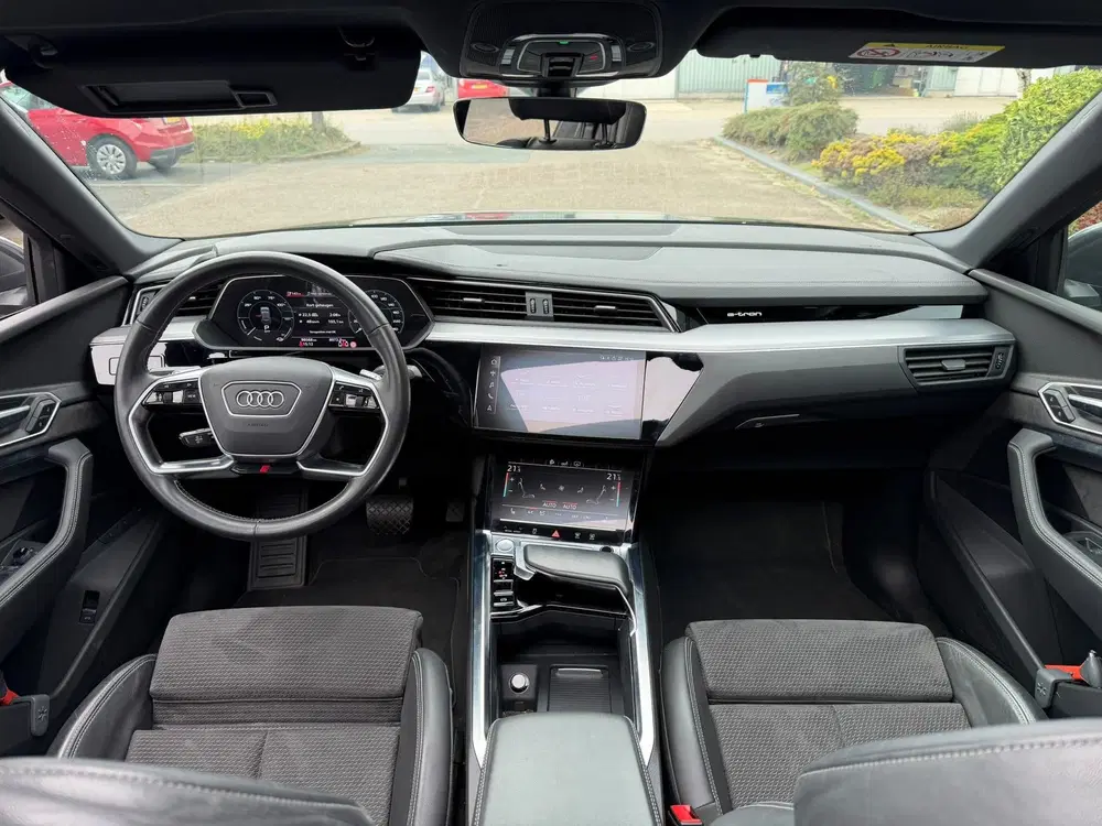 Audi e-tron 50 quattro S edition 71 kWh uit 2020, foto 3