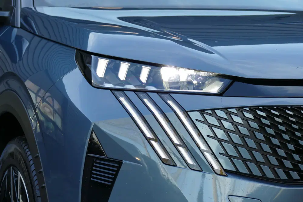 Peugeot 5008 1.2 HYBRID 145PK GT AUTOMAAT uit 2025, foto 9
