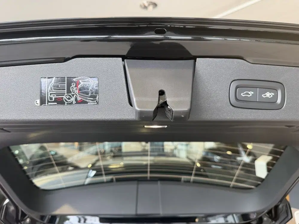 Volvo V60 2.0 T6 AWD Plus Dark uit 2026, foto 10