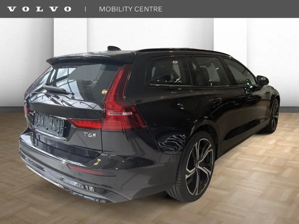 Volvo V60 2.0 T6 AWD Plus Dark uit 2026, foto 3
