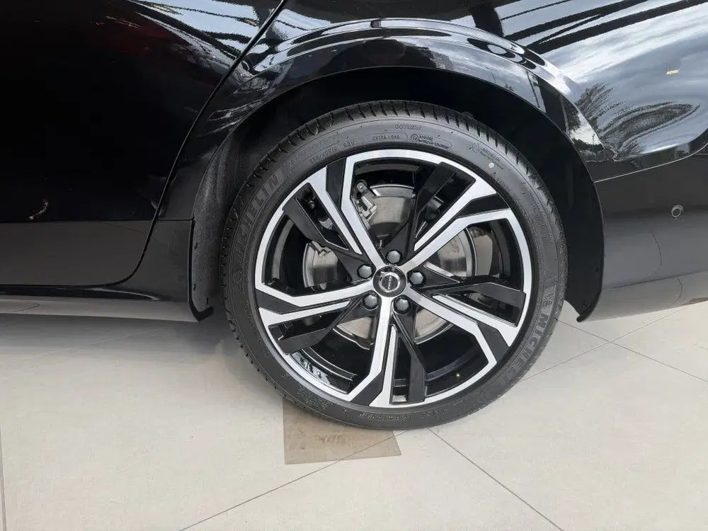 Volvo V60 2.0 T6 AWD Plus Dark uit 2026, foto 5