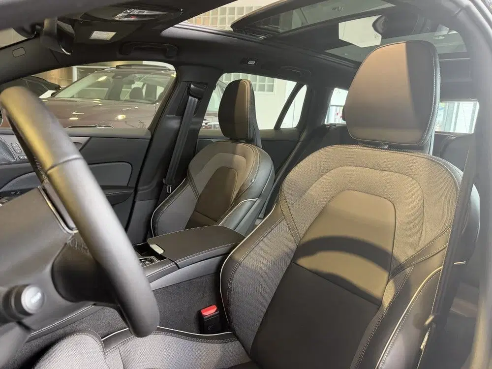 Volvo V60 2.0 T6 AWD Plus Dark uit 2026, foto 6