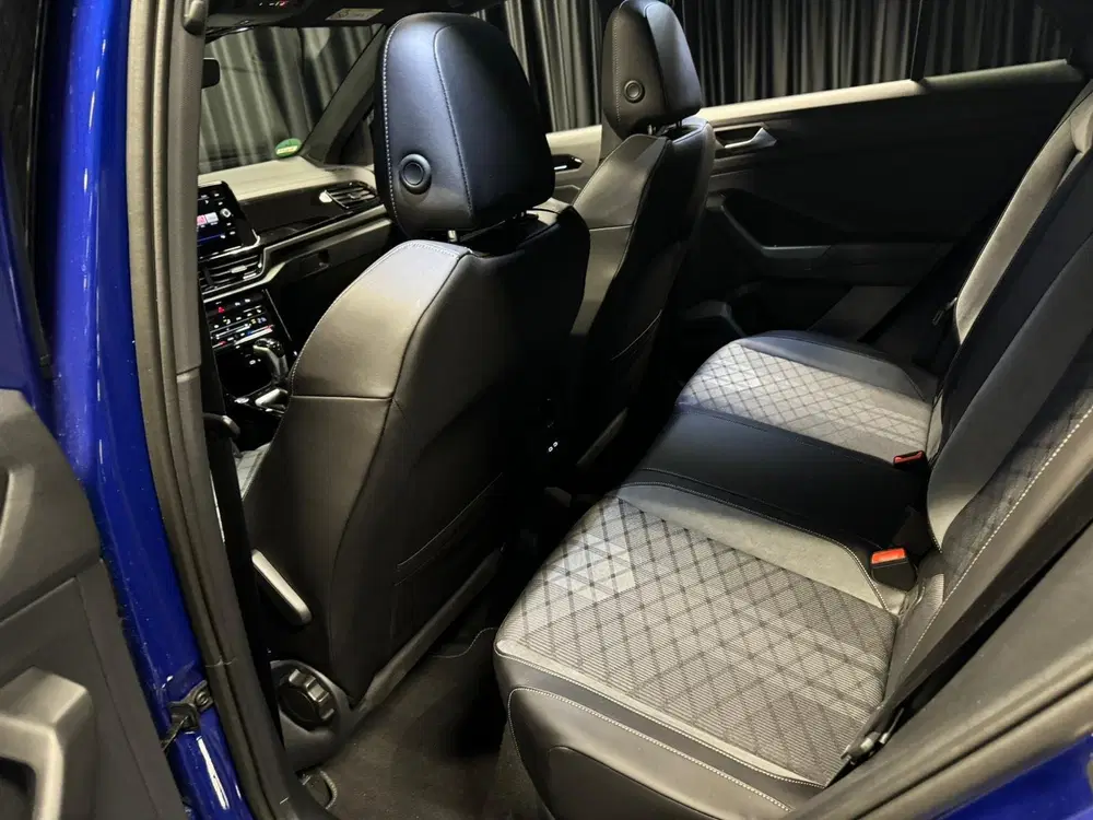 Volkswagen T-Roc 1.5 TSI R-Line Blackstyle uit 2024, foto 4