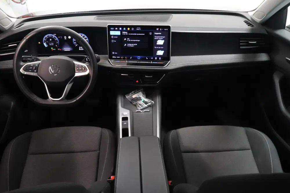Volkswagen Passat 1.5 eTSI Business uit 2024, foto 3