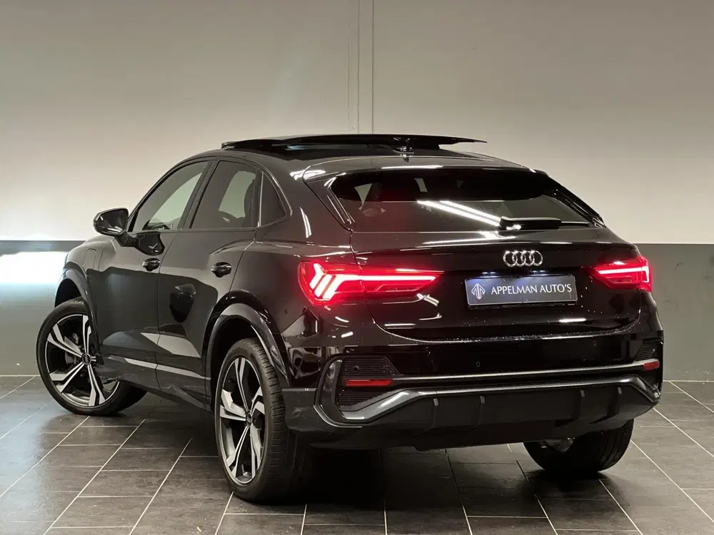 Audi Q3 45 TFSI e 3 x S-Line uit 2023, foto 2