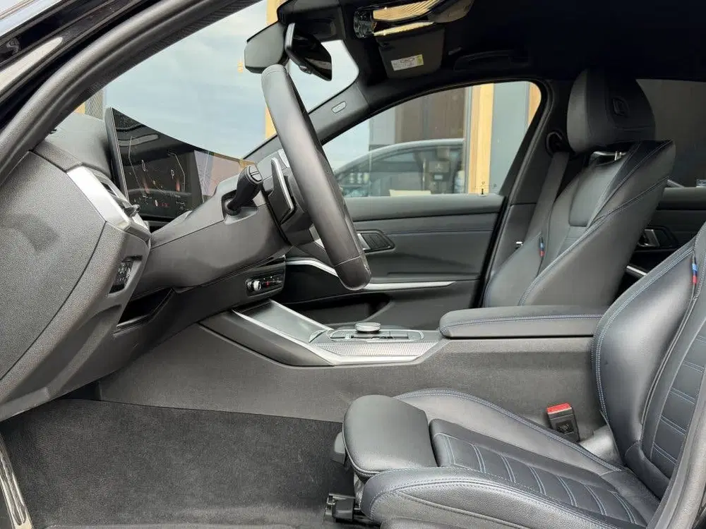 BMW 3-serie 330i xDrive M-sport uit 2025, foto 11