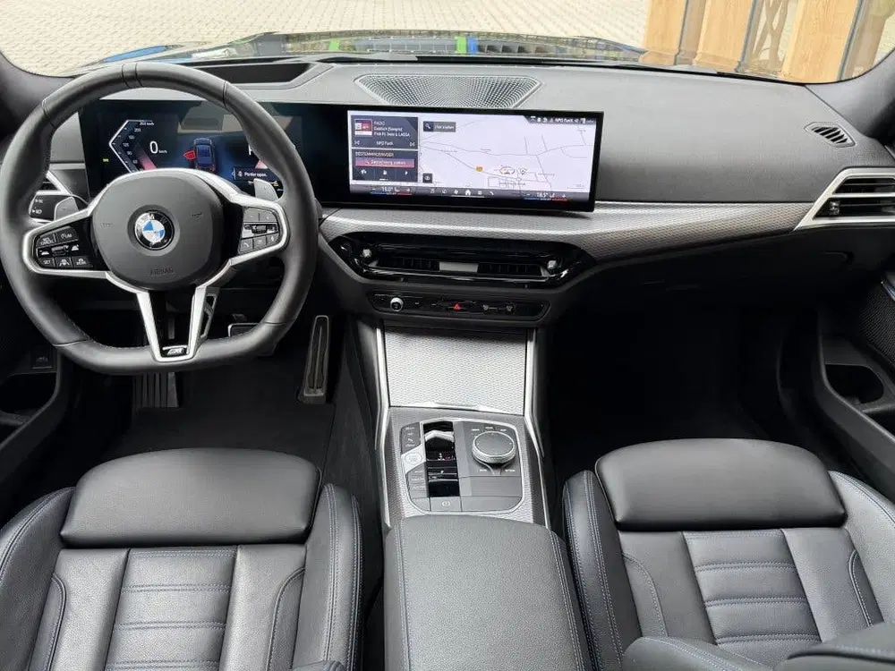 BMW 3-serie 330i xDrive M-sport uit 2025, foto 3