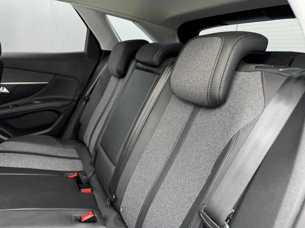 Peugeot 3008 1.2 PureTech GT Line uit 2020, foto 13
