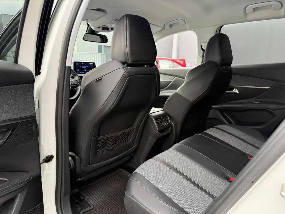 Peugeot 3008 1.2 PureTech GT Line uit 2020, foto 14