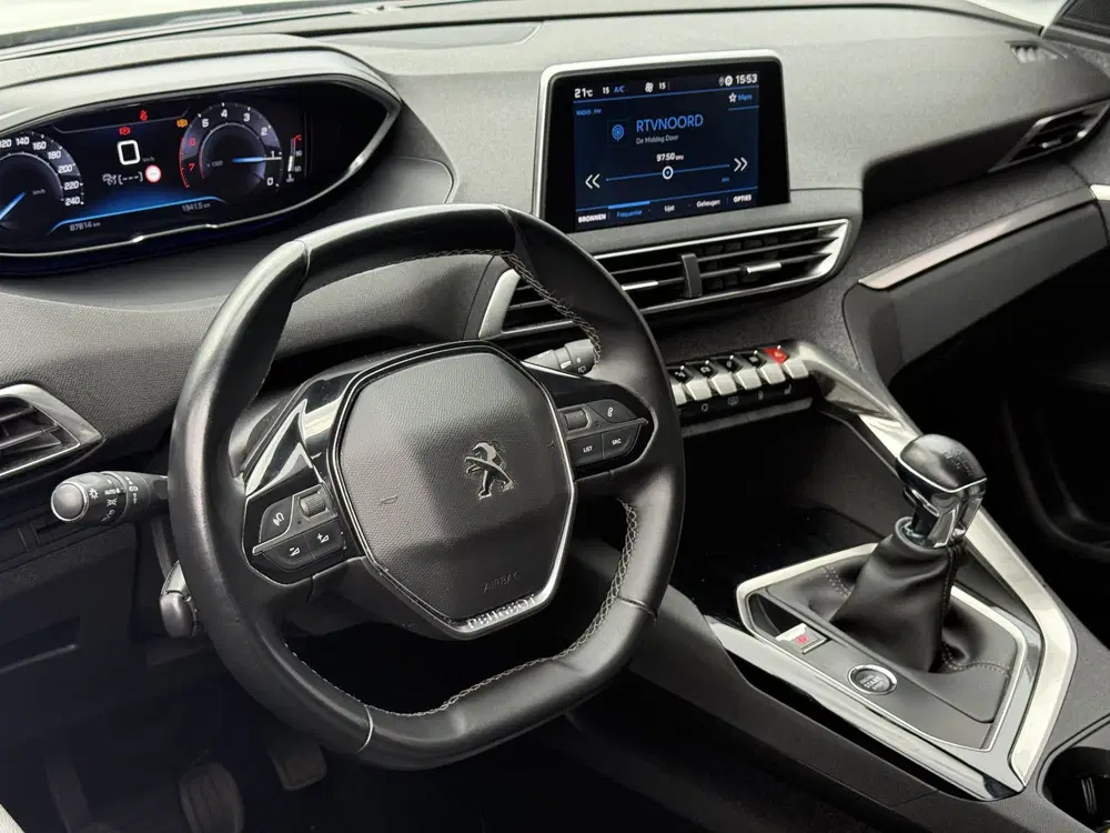 Peugeot 3008 1.2 PureTech GT Line uit 2020, foto 3