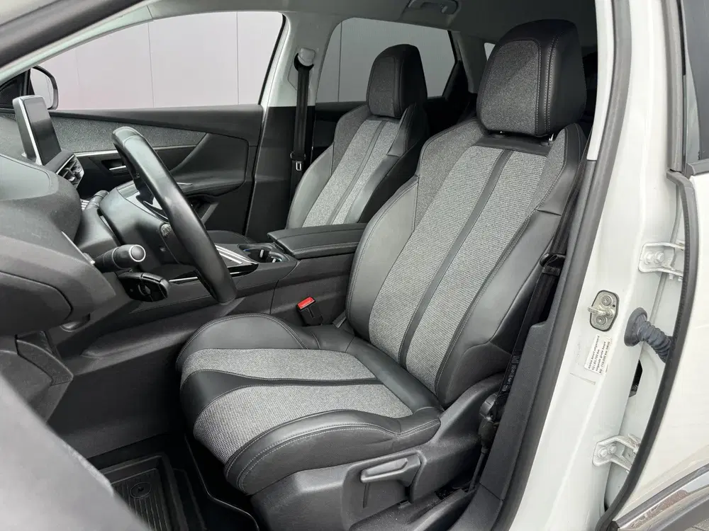 Peugeot 3008 1.2 PureTech GT Line uit 2020, foto 4