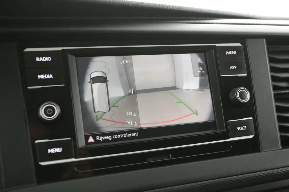 Volkswagen Transporter 2.0 TDI L2H1 uit 2022, foto 15
