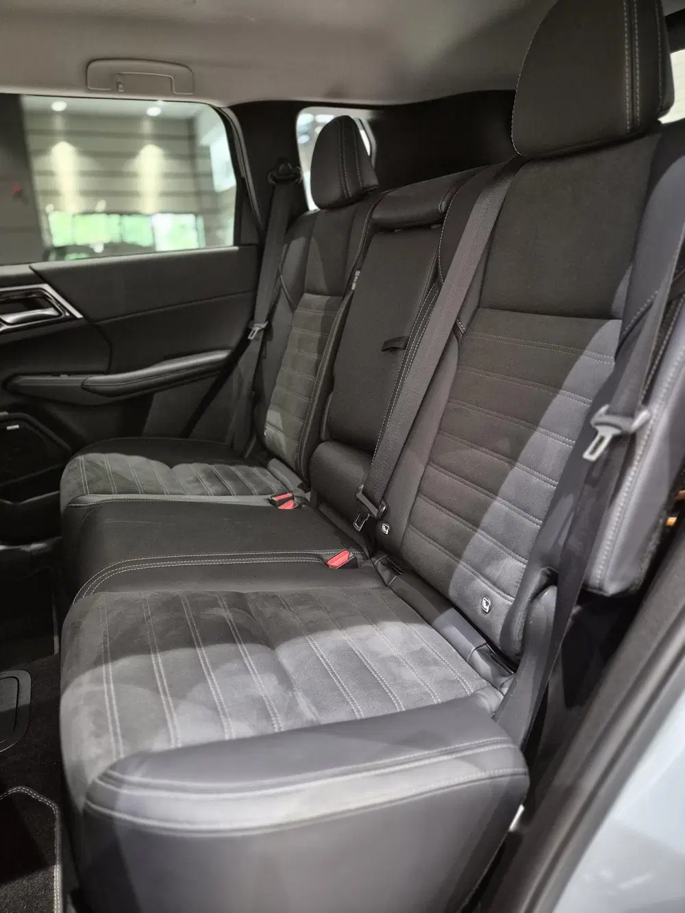 Mitsubishi Outlander 2.4 PHEV Business Edition uit 2025, foto 12