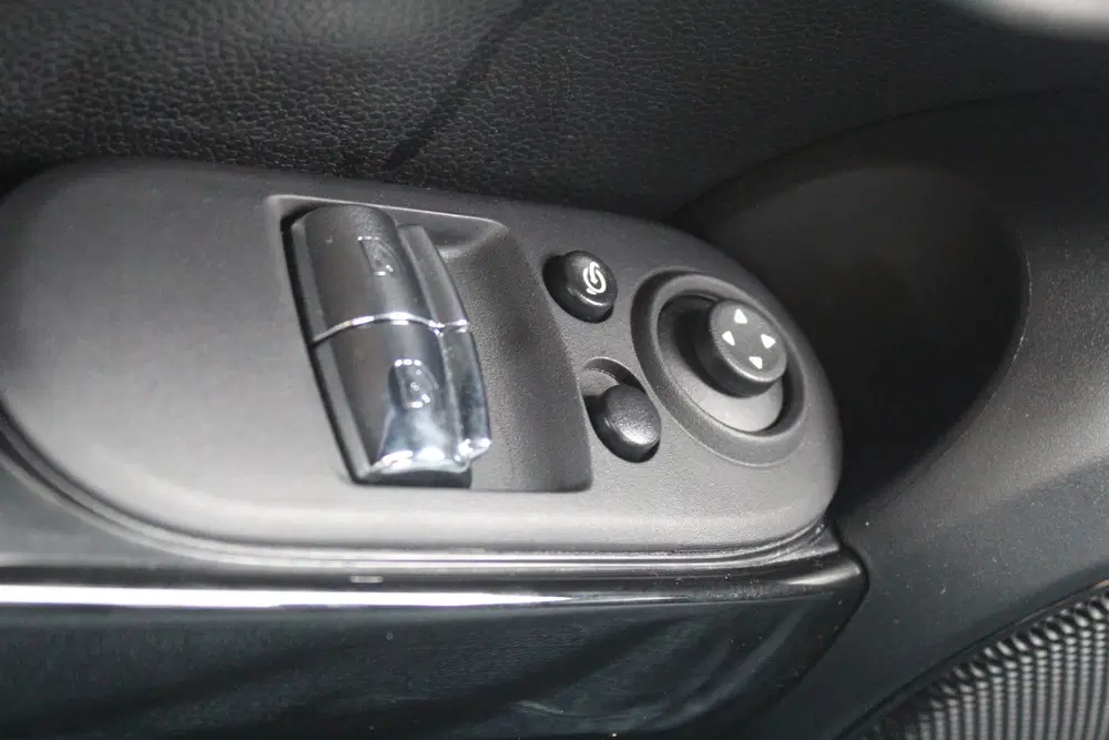 Mini Cooper 1.5 Cooper Camden Go Edition Stuur- en Sto uit 2023, foto 11