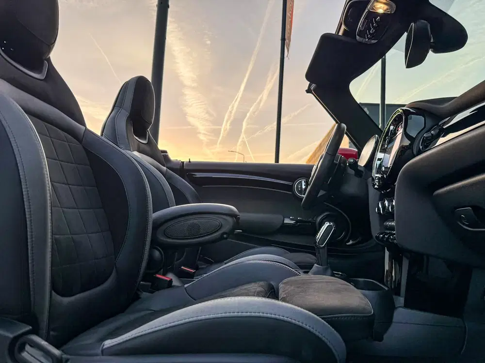 Mini Cabrio 2.0 John Cooper Works JCW Pack F1 aut 231p uit 2024, foto 6