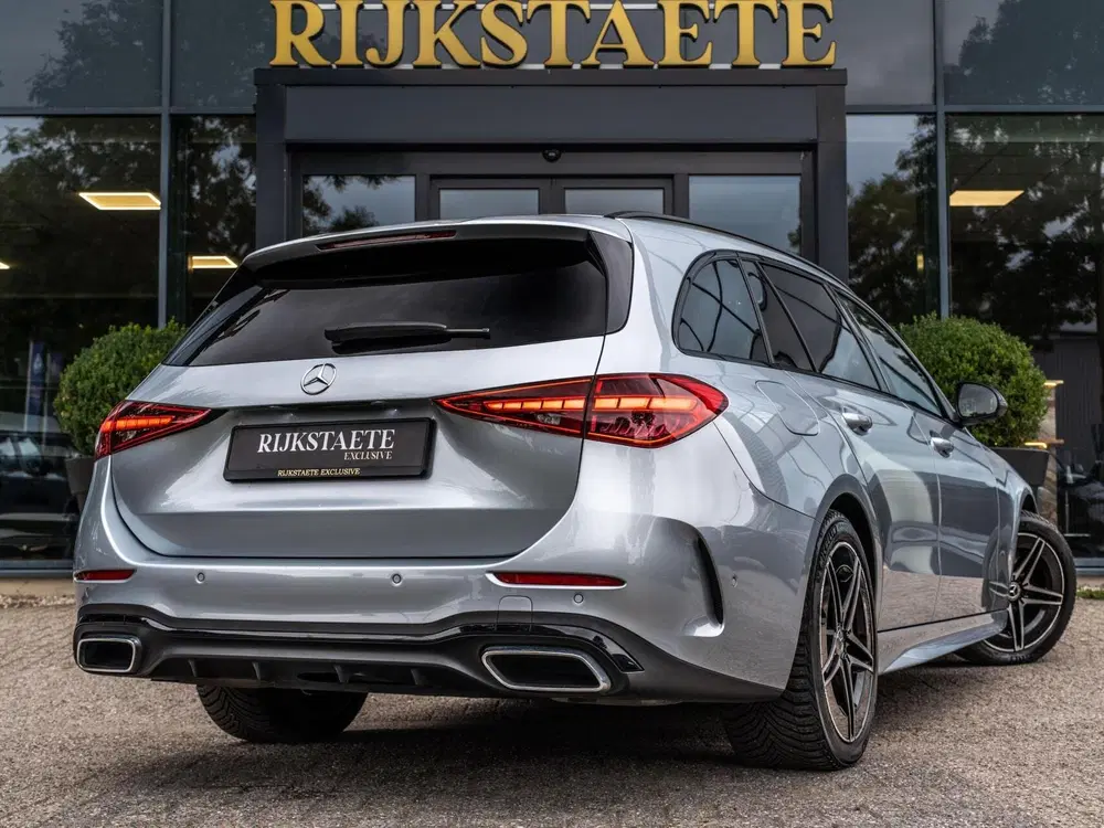 Mercedes-Benz C-Klasse Mercedes C-klasse Estate C300e AMG uit 2022, foto 7