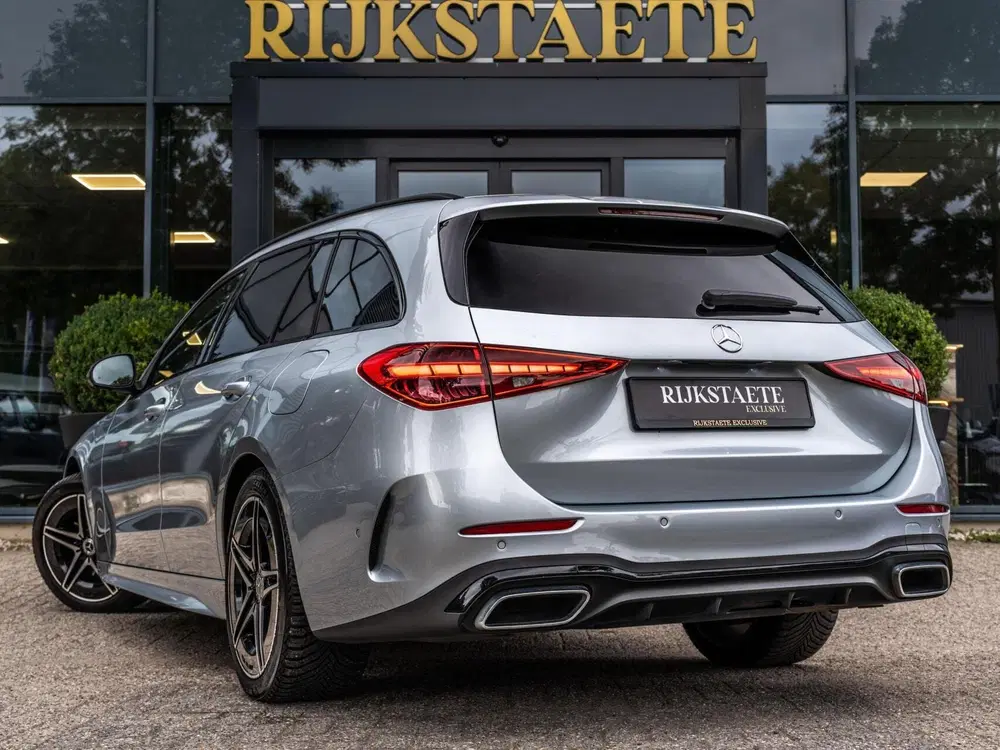 Mercedes-Benz C-Klasse Mercedes C-klasse Estate C300e AMG uit 2022, foto 9