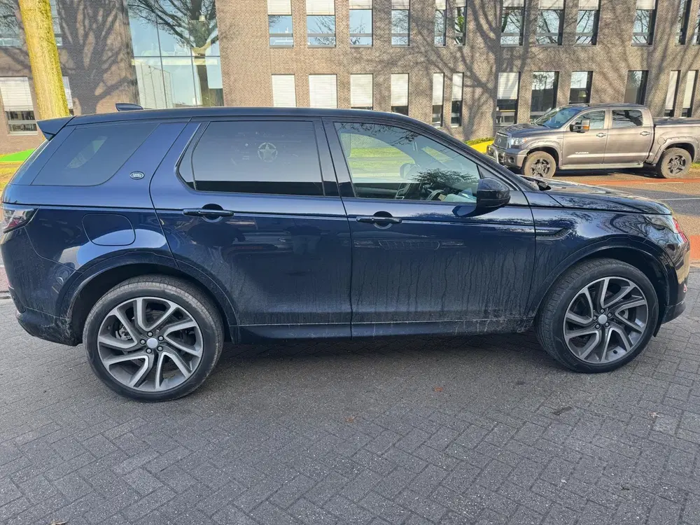 Land Rover Discovery Sport P300e 1.5 R-Dynamic HSE uit 2022, foto 6