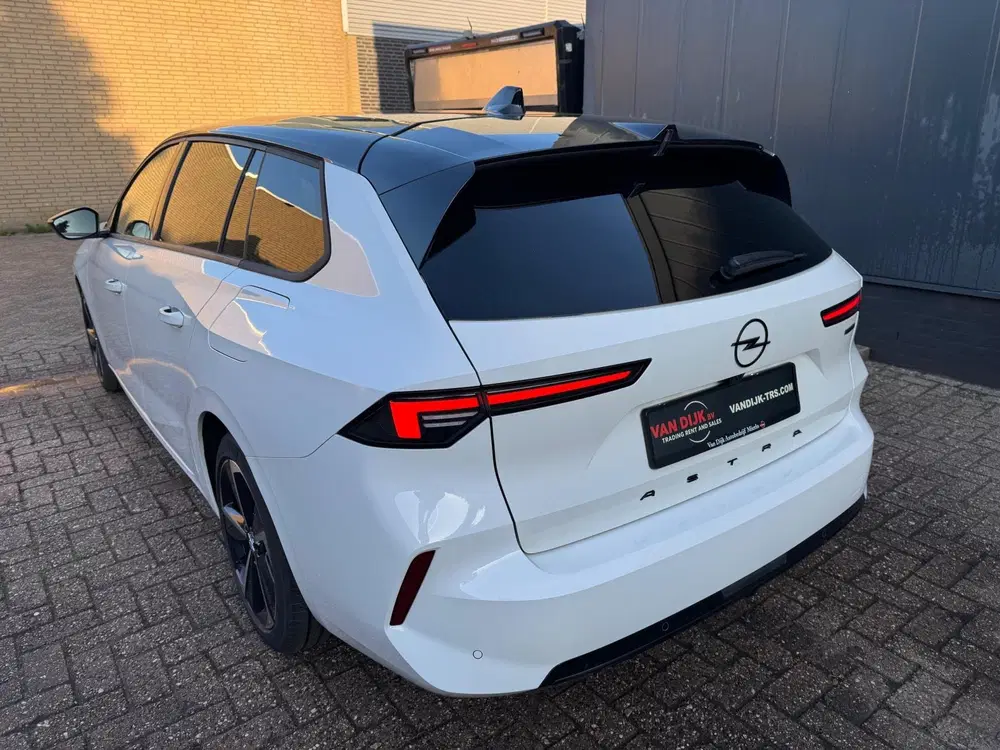 Opel Astra 1.6 Turbo Plug In Hybrid Edition uit 2025, foto 12