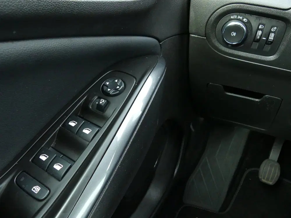Opel Grandland 1.2 Turbo Business uit 2020, foto 13