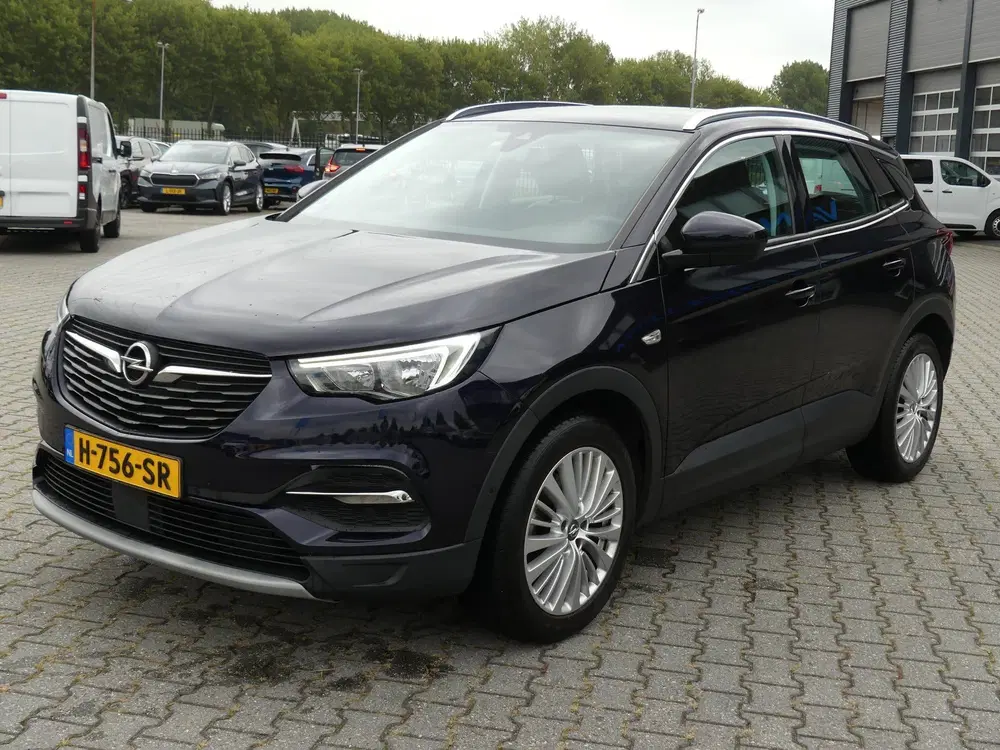 Opel Grandland 1.2 Turbo Business uit 2020, foto 2
