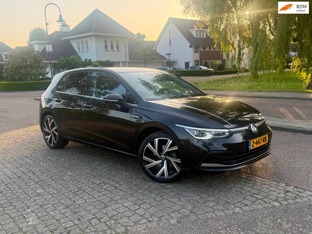 Volkswagen Golf 1.5 eTSI Style uit 2023