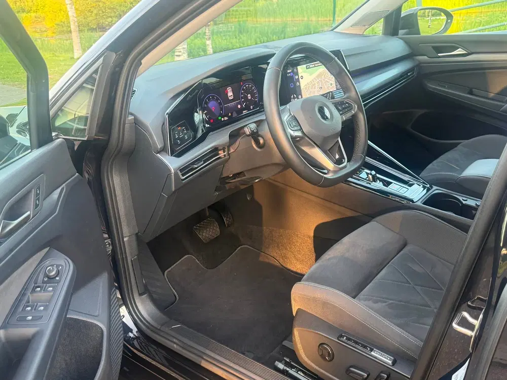 Volkswagen Golf 1.5 eTSI Style uit 2023, foto 3