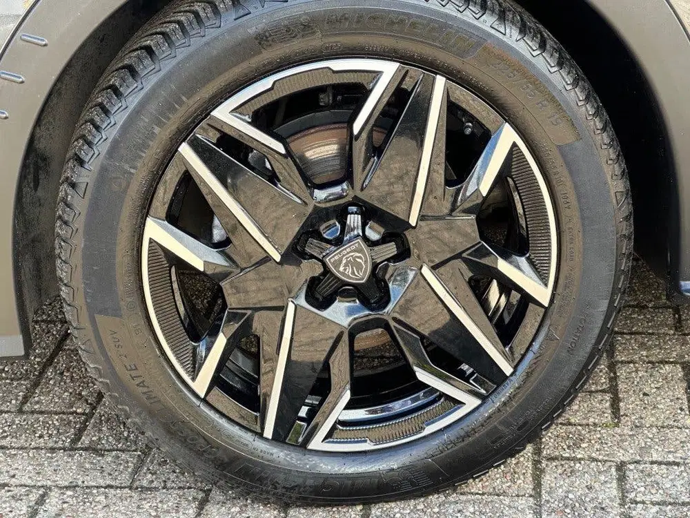 Peugeot 3008 1.2 HYB 145 ALLURE uit 2025, foto 9