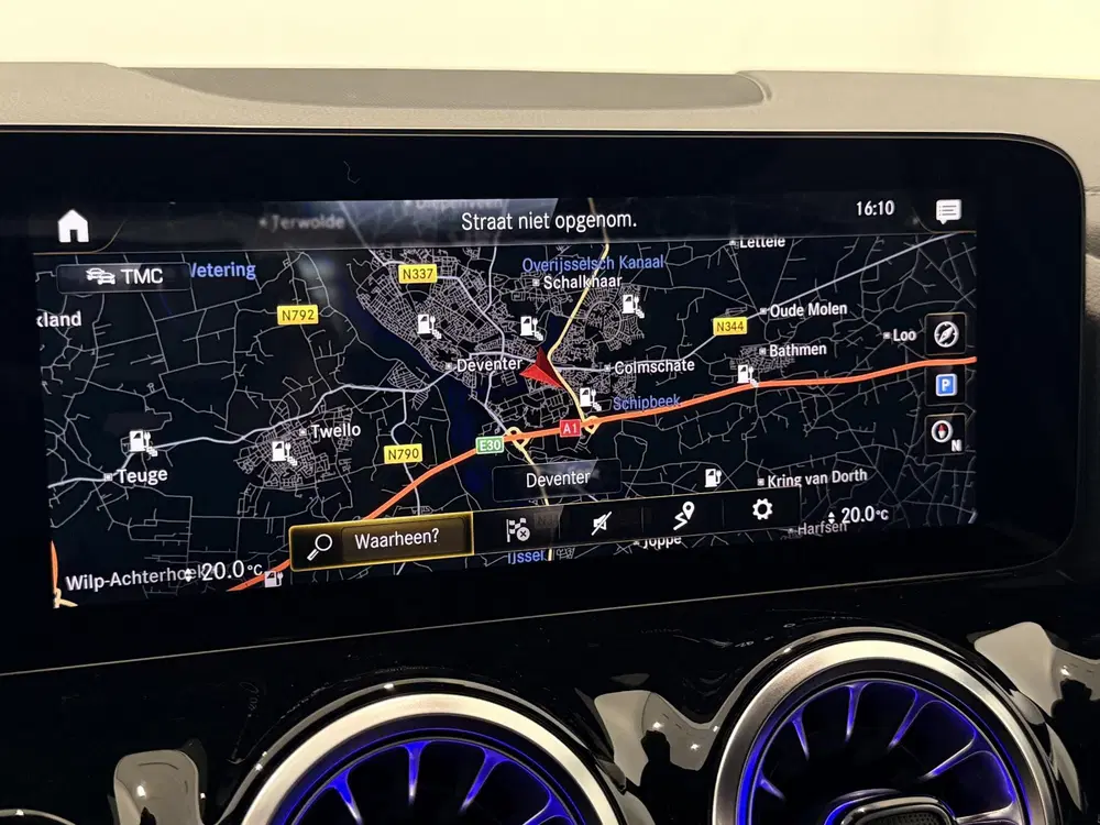 Mercedes-Benz GLA 250 e AMG Line uit 2023, foto 12