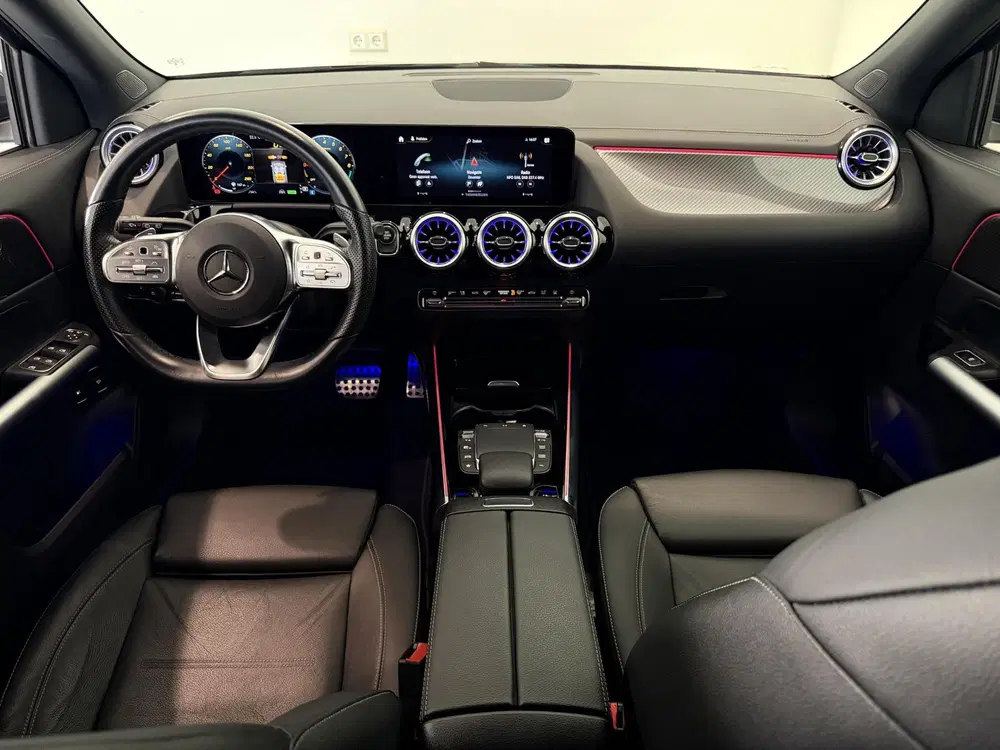 Mercedes-Benz GLA 250 e AMG Line uit 2023, foto 3