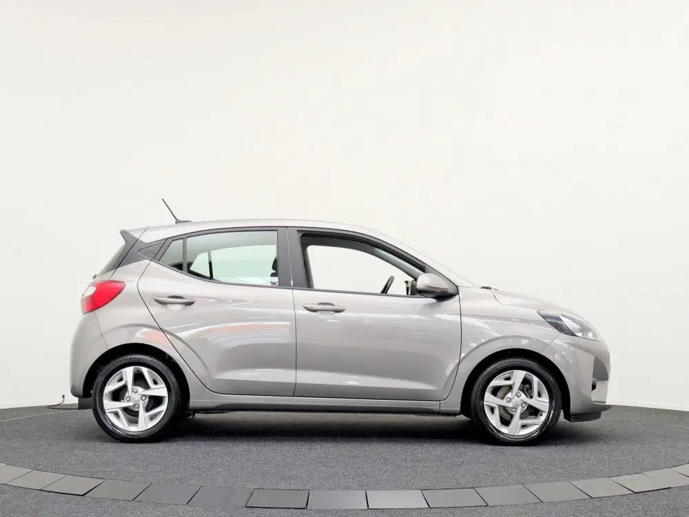 Hyundai i10 1.2 automaat uit 2022, foto 12