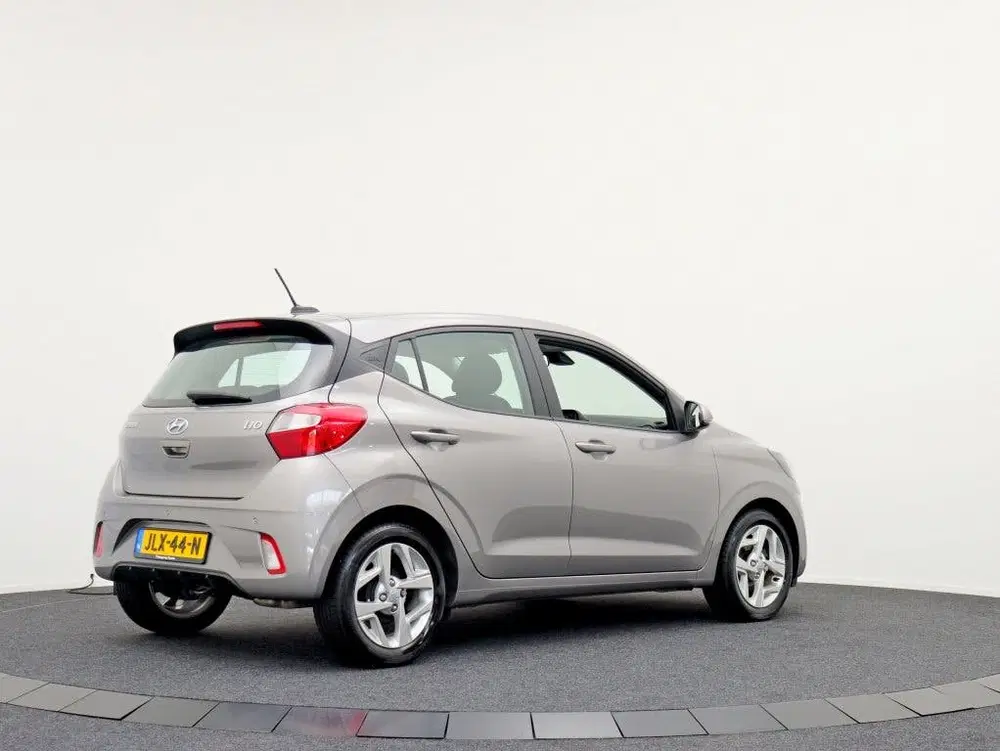 Hyundai i10 1.2 automaat uit 2022, foto 2