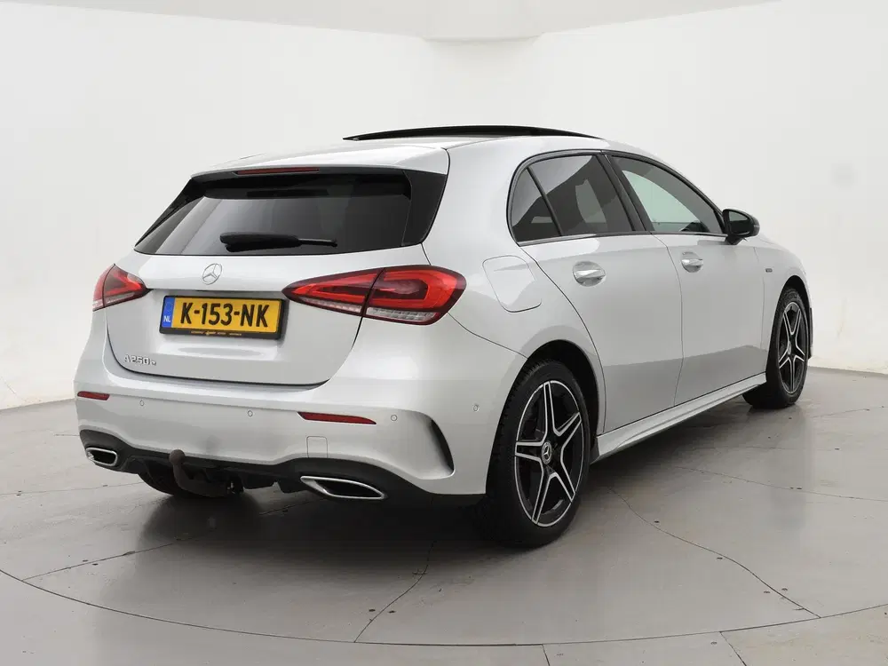 Mercedes-Benz A-Klasse 250e AMG SPORT + PANORAMA uit 2021, foto 2
