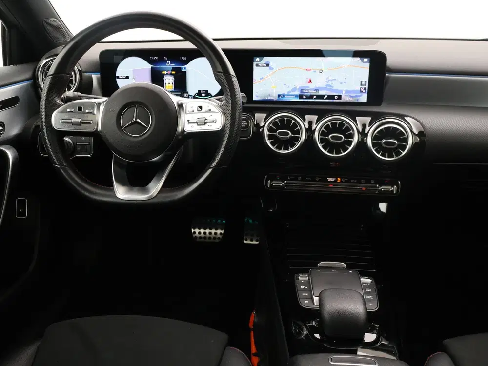 Mercedes-Benz A-Klasse 250e AMG SPORT + PANORAMA uit 2021, foto 3
