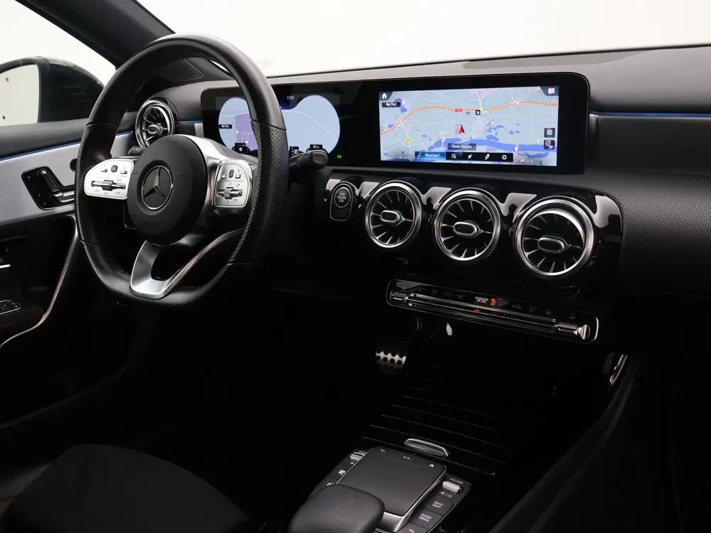 Mercedes-Benz A-Klasse 250e AMG SPORT + PANORAMA uit 2021, foto 4