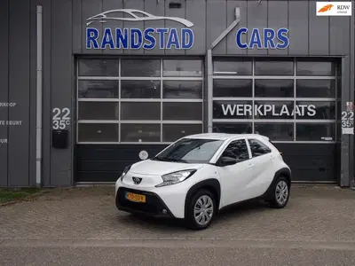 Toyota Aygo X 1.0 VVT-i S-CVT Play Automaat Airco Elek P uit 2025