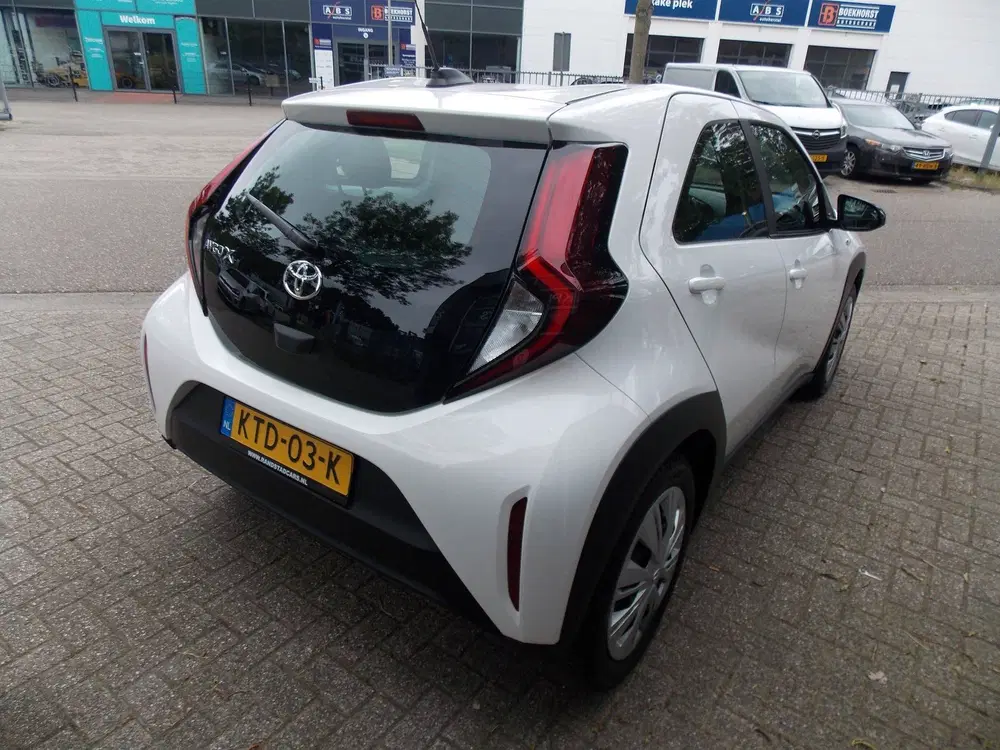 Toyota Aygo X 1.0 VVT-i S-CVT Play Automaat Airco Elek P uit 2025, foto 2