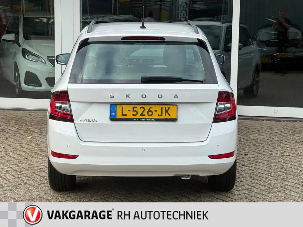Skoda Fabia 1.0 TSI Business Edition uit 2021, foto 6
