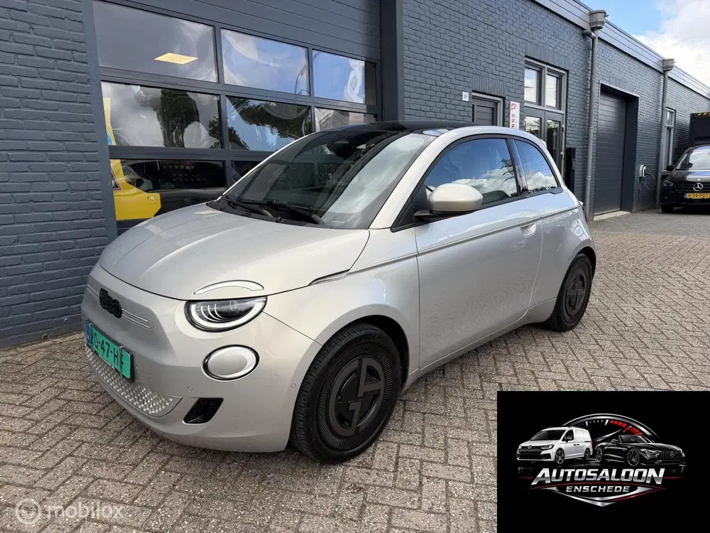 Fiat 500e Giorgio Armani 42 kWh 118 PK Airco Navi Pa uit 2025