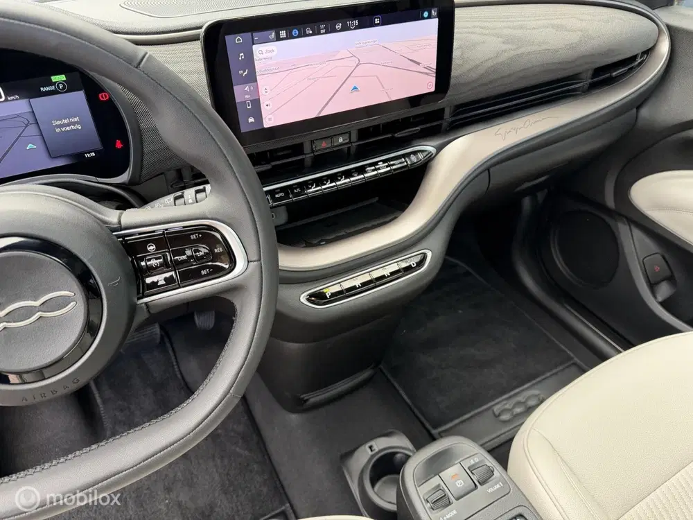 Fiat 500e Giorgio Armani 42 kWh 118 PK Airco Navi Pa uit 2025, foto 11