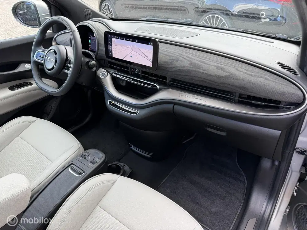 Fiat 500e Giorgio Armani 42 kWh 118 PK Airco Navi Pa uit 2025, foto 12