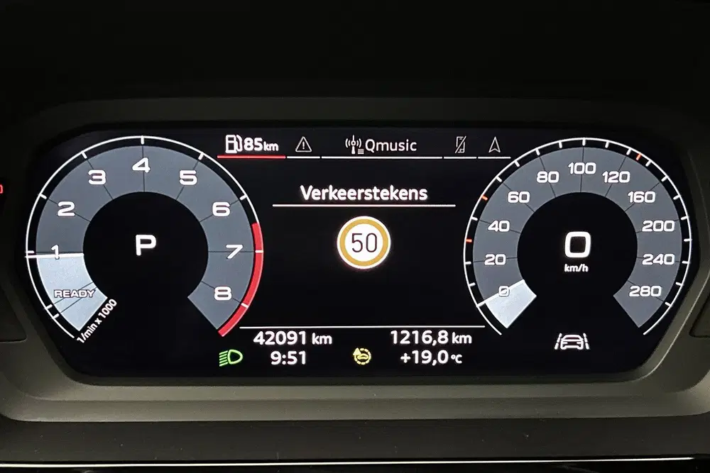 Audi A3 30 TFSI S-line uit 2022, foto 4