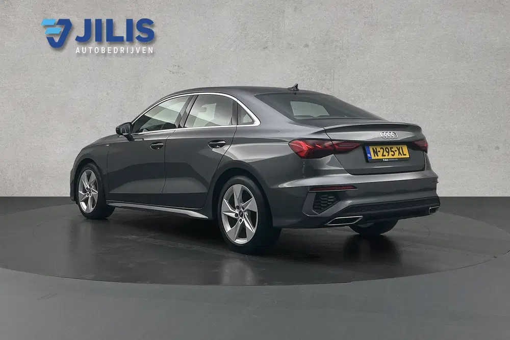 Audi A3 30 TFSI S-line uit 2022, foto 7