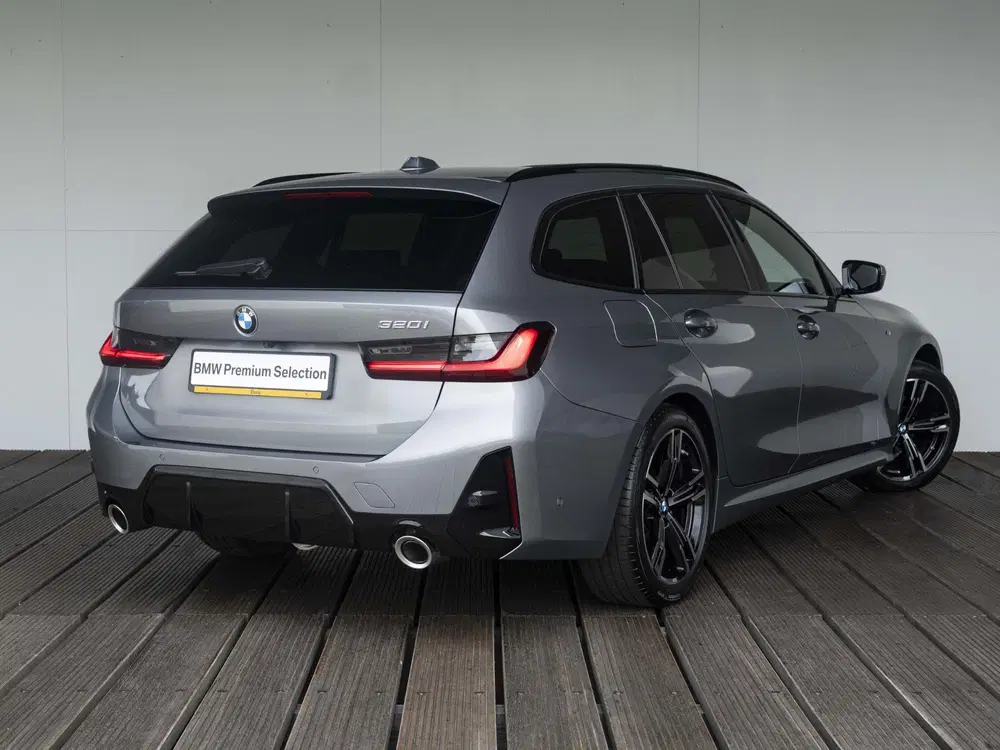 BMW 3-serie 320i Touring uit 2026, foto 2