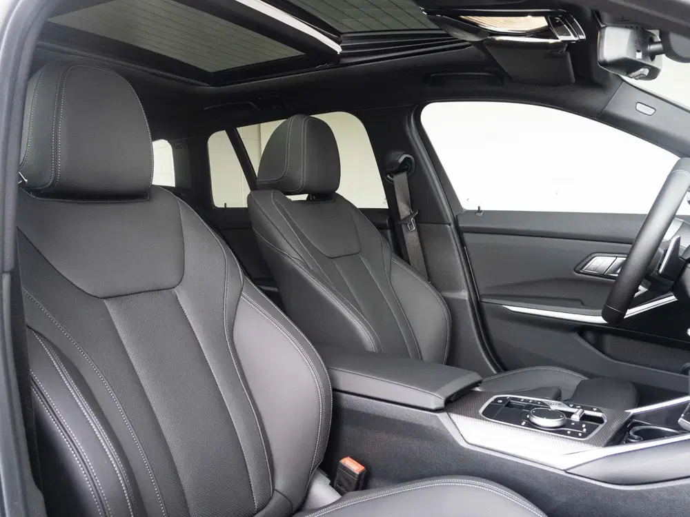 BMW 3-serie 320i Touring uit 2026, foto 4
