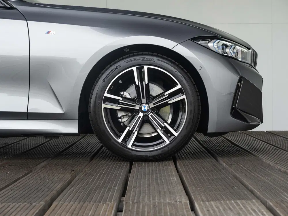 BMW 3-serie 320i Touring uit 2026, foto 9
