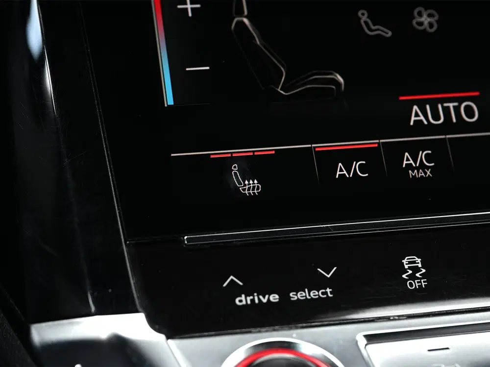 Audi Q8 S quattro SQ8 115 kWh uit 2024, foto 14